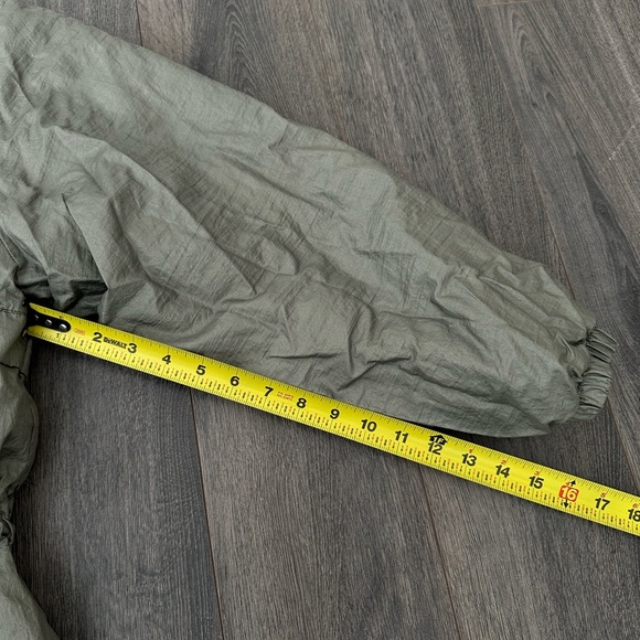 EUC Vintage Northern Sun Canada 90’s Women’s Polar Bear Windbreaker Green Size M - Picture 10 of 14